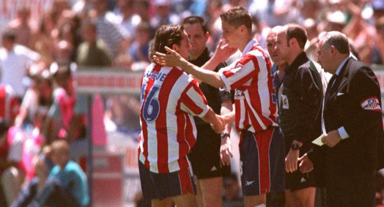 Fernando Torres con su compañeros